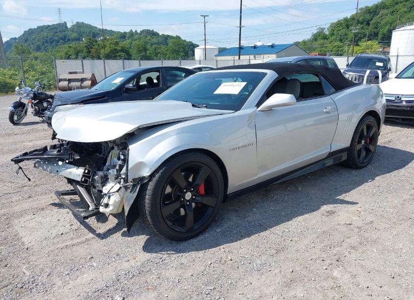 Photo 2 of 2011 Chevrolet Camaro 2SS (VIN 2G1FK3DJ7B9189742)