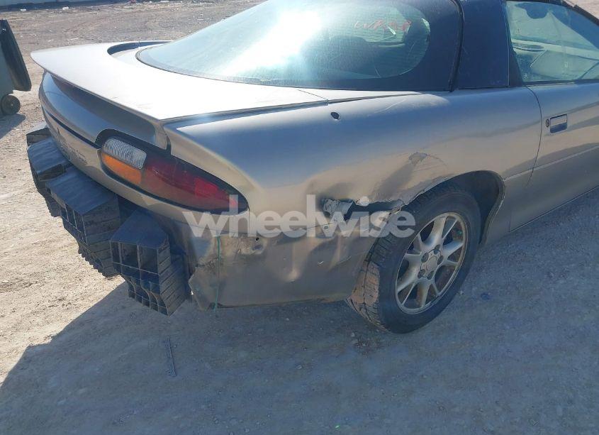 Photo 13 of 2002 Chevrolet Camaro (VIN 2G1FP22K022100951)