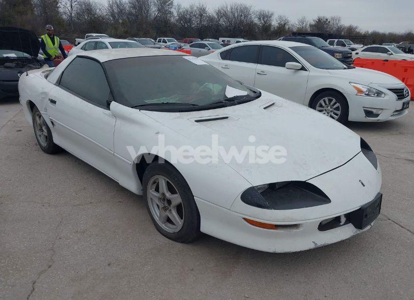 1997 Chevrolet Camaro (VIN 2G1FP22K1V2139391) main photo
