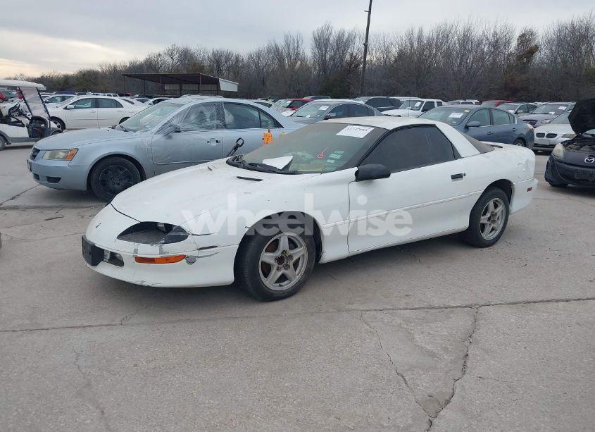 Photo 2 of 1997 Chevrolet Camaro (VIN 2G1FP22K1V2139391)