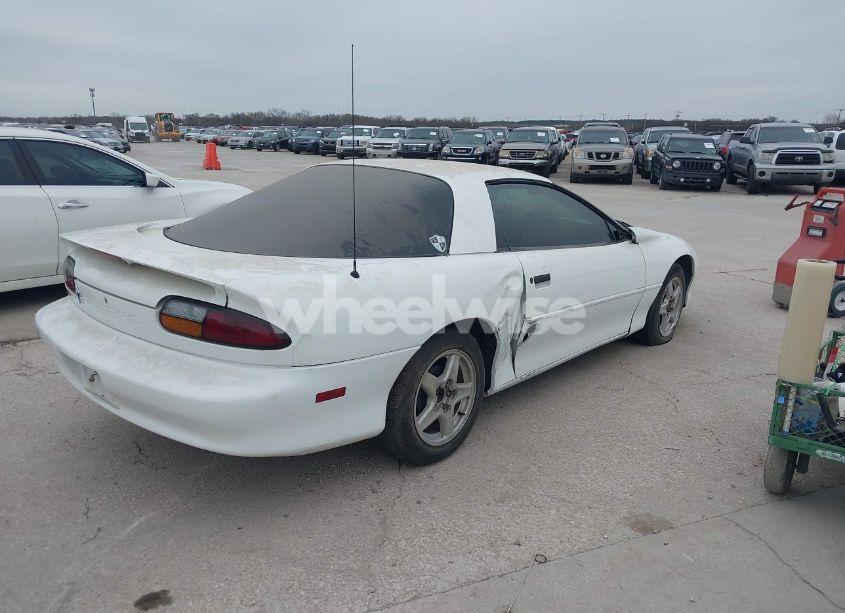 Photo 4 of 1997 Chevrolet Camaro (VIN 2G1FP22K1V2139391)