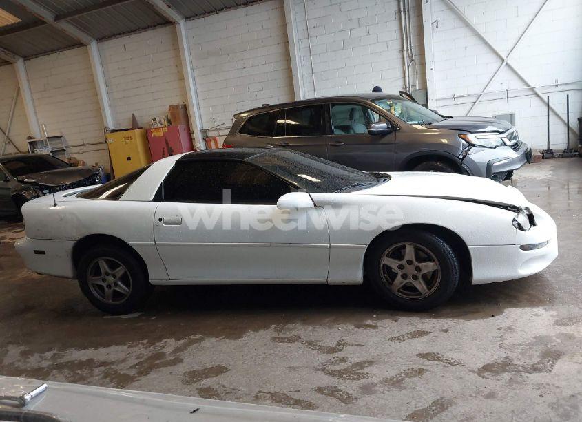 Photo 13 of 1998 Chevrolet Camaro (VIN 2G1FP22K7W2106185)