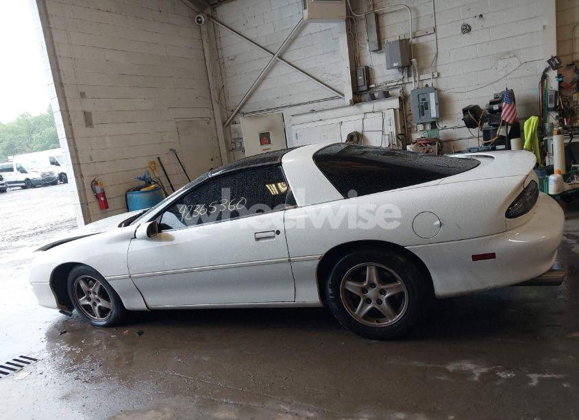 Photo 14 of 1998 Chevrolet Camaro (VIN 2G1FP22K7W2106185)