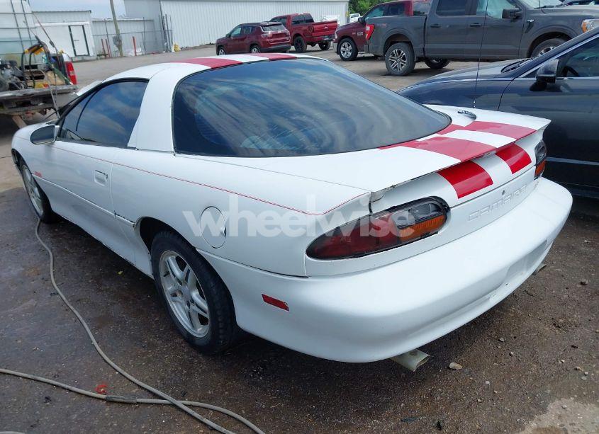 Photo 3 of 1998 Chevrolet Camaro (VIN 2G1FP22K7W2120720)