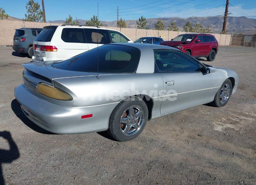 Photo 4 of 1998 Chevrolet Camaro (VIN 2G1FP22K9W2144033)