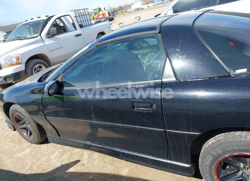 Photo 14 of 1998 Chevrolet Camaro (VIN 2G1FP22KXW2148334)