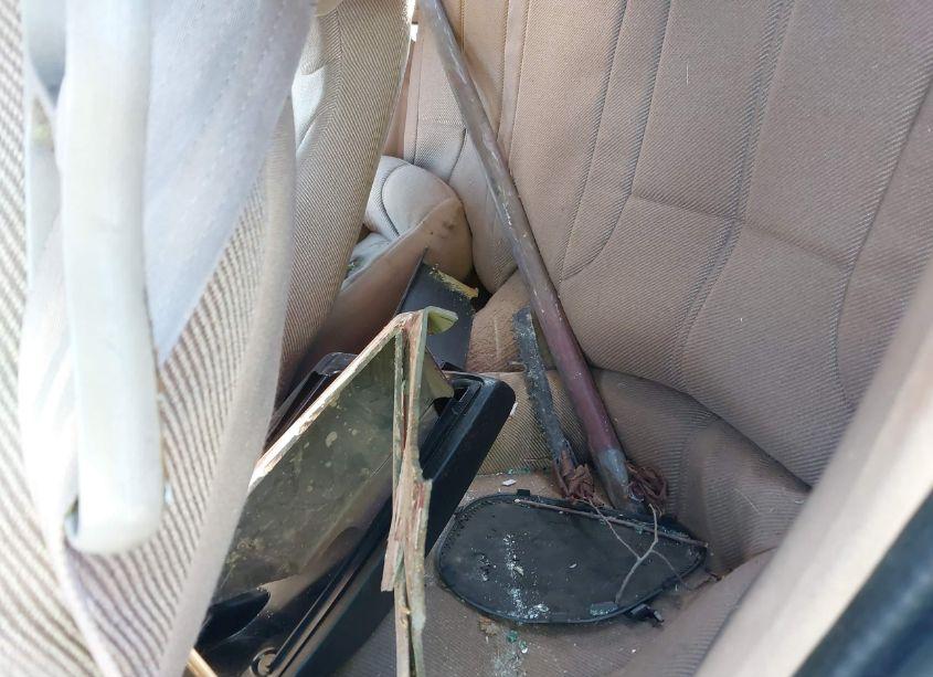 Photo 8 of 1993 Chevrolet Camaro Z28 (VIN 2G1FP22P1P2106633)