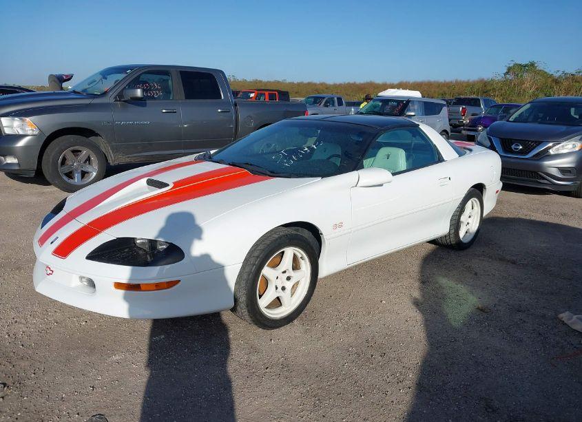 Photo 2 of 1997 Chevrolet Camaro SS (VIN 2G1FP22P6V2124154)