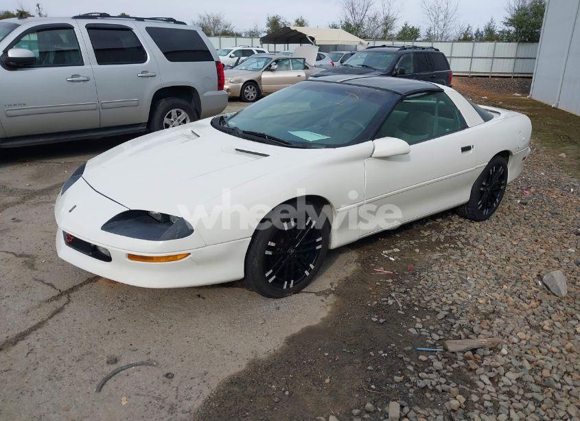 Photo 2 of 1995 Chevrolet Camaro (VIN 2G1FP22S1S2150564)