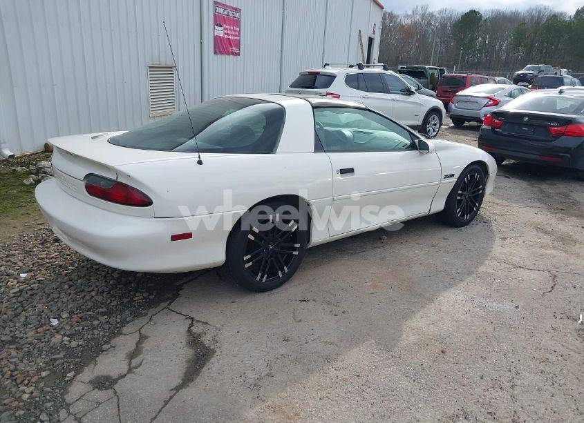 Photo 4 of 1995 Chevrolet Camaro (VIN 2G1FP22S1S2150564)