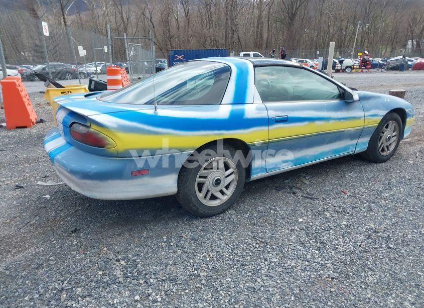 Photo 4 of 1994 Chevrolet Camaro (VIN 2G1FP22S6R2203690)