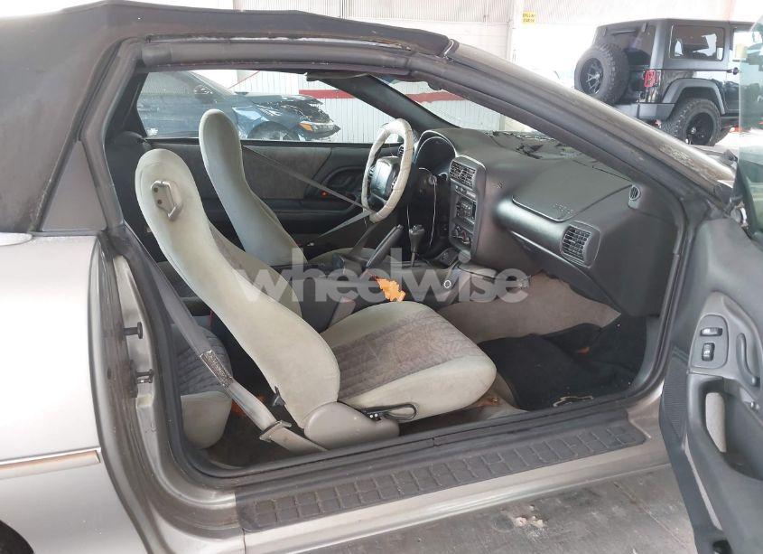 Photo 5 of 2001 Chevrolet Camaro (VIN 2G1FP32KX12142256)