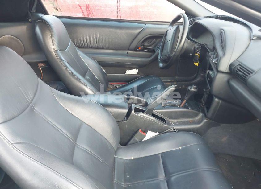 Photo 5 of 1995 Chevrolet Camaro Z28 (VIN 2G1FP32P1S2200543)