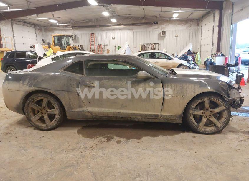 Photo 13 of 2011 Chevrolet Camaro 1SS (VIN 2G1FS1EW0B9109342)