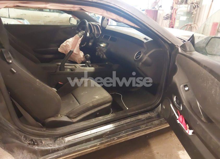 Photo 5 of 2011 Chevrolet Camaro 1SS (VIN 2G1FS1EW0B9109342)