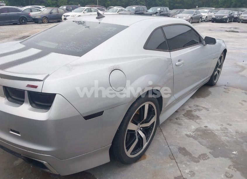 Photo 4 of 2010 Chevrolet Camaro 2SS (VIN 2G1FT1EW1A9132589)