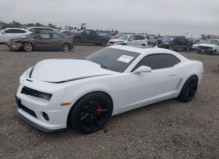 Photo 2 of 2013 Chevrolet Camaro 2SS (VIN 2G1FT1EW1D9218098)