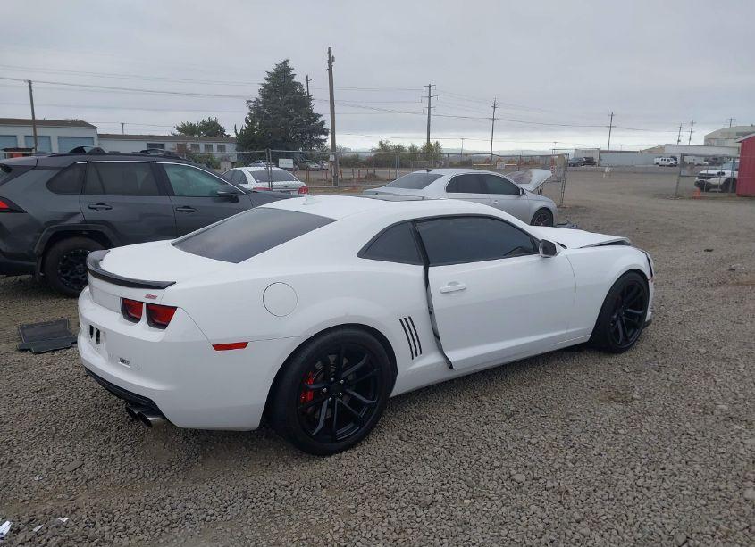 Photo 4 of 2013 Chevrolet Camaro 2SS (VIN 2G1FT1EW1D9218098)