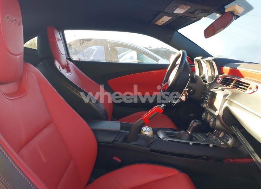 Photo 5 of 2013 Chevrolet Camaro 2SS (VIN 2G1FT1EW8D9242639)