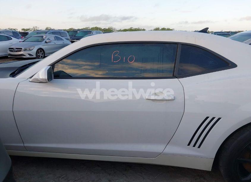 Photo 14 of 2014 Chevrolet Camaro 2SS (VIN 2G1FT1EW8E9176871)