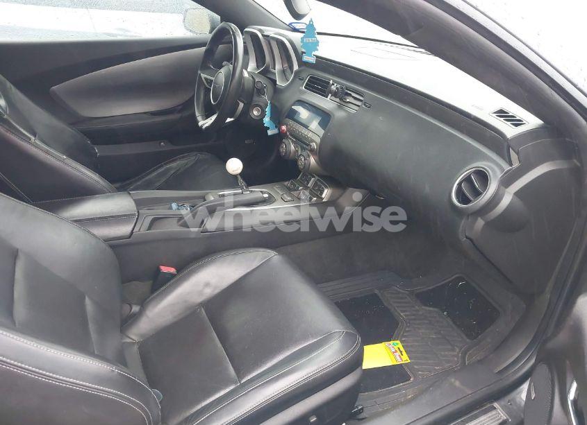 Photo 5 of 2010 Chevrolet Camaro 2SS (VIN 2G1FT1EW9A9195830)