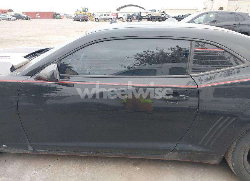 Photo 14 of 2010 Chevrolet Camaro 2SS (VIN 2G1FT1EWXA9139024)