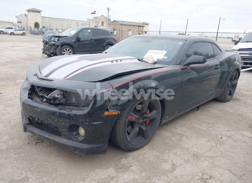 Photo 2 of 2010 Chevrolet Camaro 2SS (VIN 2G1FT1EWXA9139024)