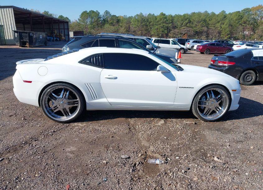 Photo 13 of 2010 Chevrolet Camaro 2SS (VIN 2G1FT1EWXA9152582)