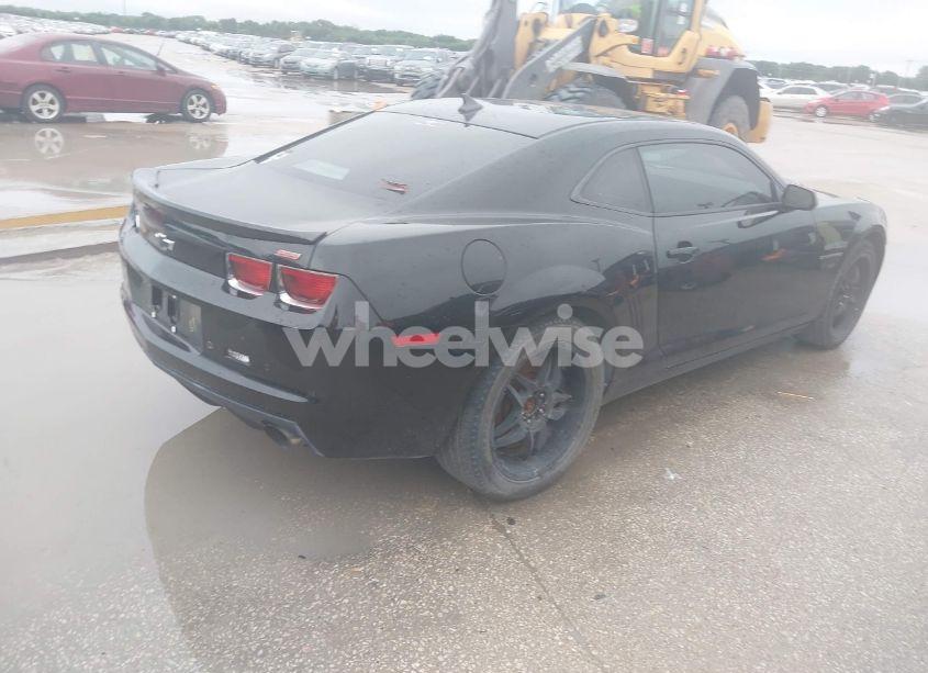 Photo 4 of 2011 Chevrolet Camaro 2SS (VIN 2G1FT1EWXB9175362)