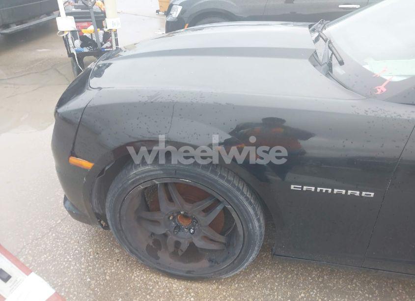 Photo 6 of 2011 Chevrolet Camaro 2SS (VIN 2G1FT1EWXB9175362)