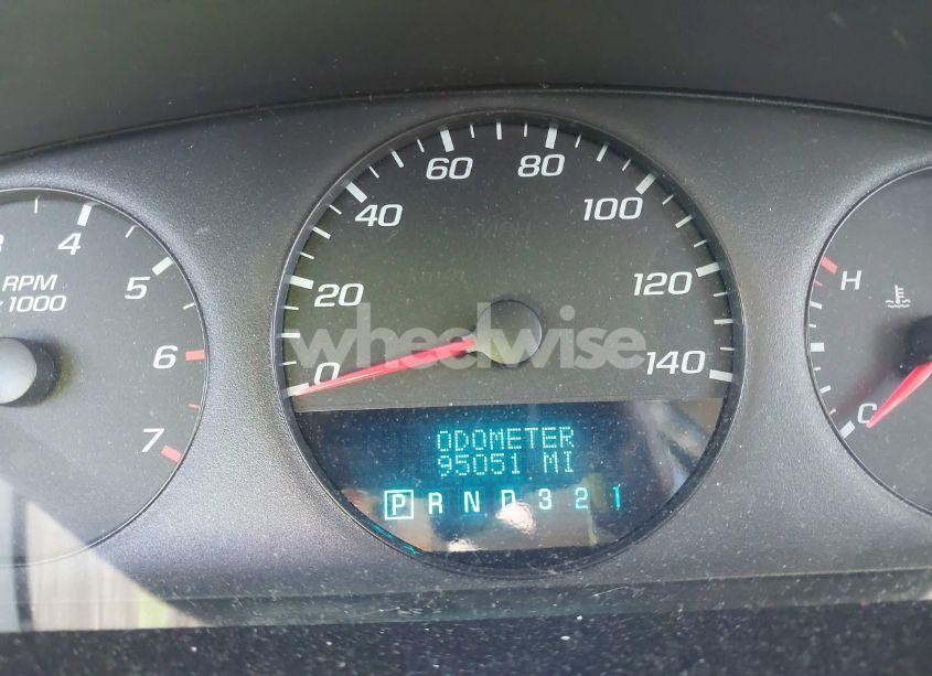 Photo 7 of 2010 Chevrolet Impala LS (VIN 2G1WA5EK0A1135864)