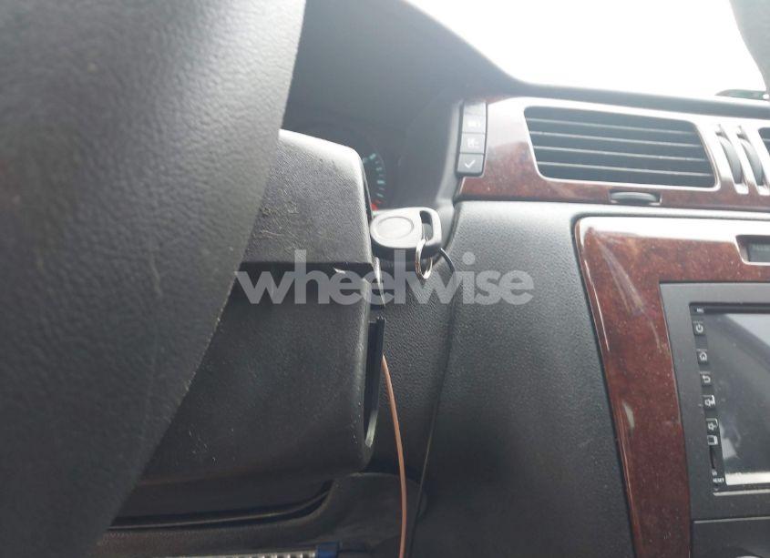 Photo 11 of 2010 Chevrolet Impala LS (VIN 2G1WA5EK1A1263949)