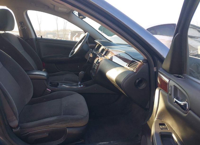 Photo 5 of 2010 Chevrolet Impala LS (VIN 2G1WA5EK4A1101880)