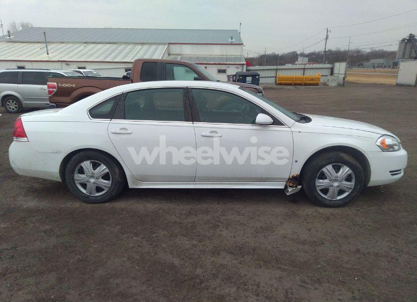 Photo 13 of 2010 Chevrolet Impala LS (VIN 2G1WA5EK4A1115956)