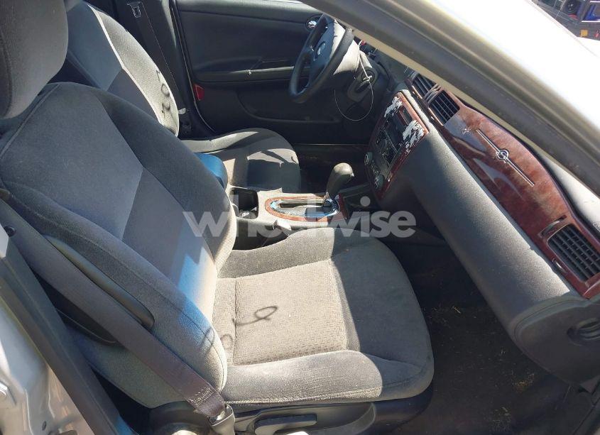 Photo 5 of 2010 Chevrolet Impala LS (VIN 2G1WA5EK6A1109284)