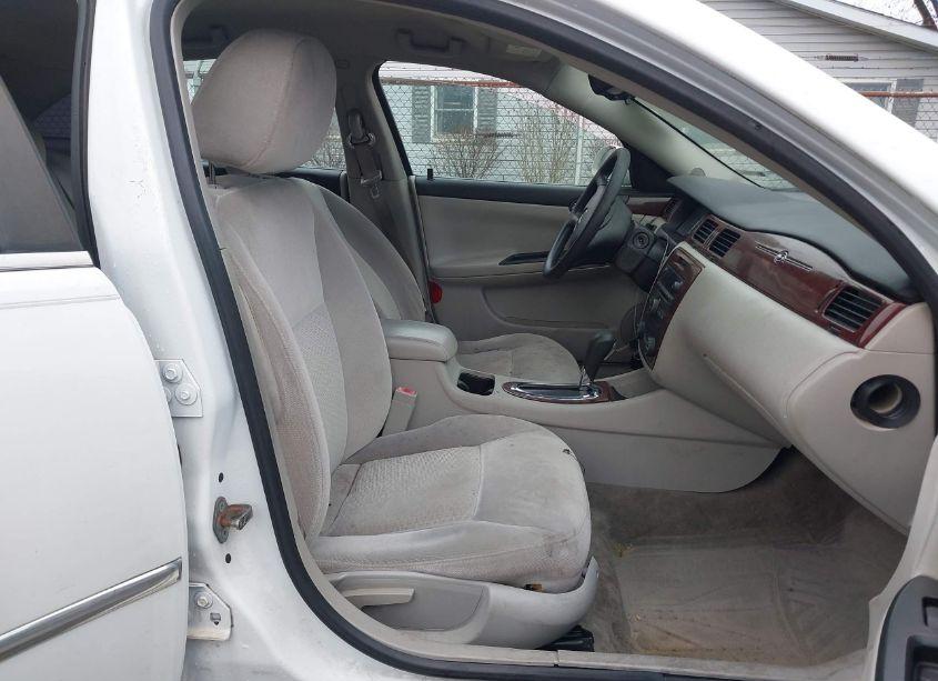 Photo 5 of 2010 Chevrolet Impala LS (VIN 2G1WA5EK9A1151027)