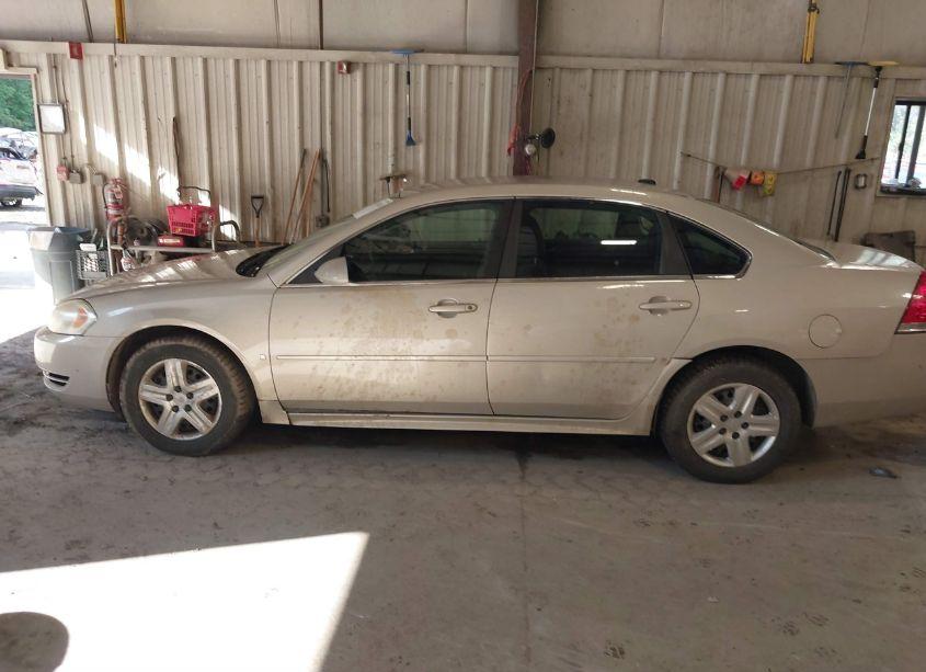 Photo 14 of 2010 Chevrolet Impala LS (VIN 2G1WA5EN1A1103239)