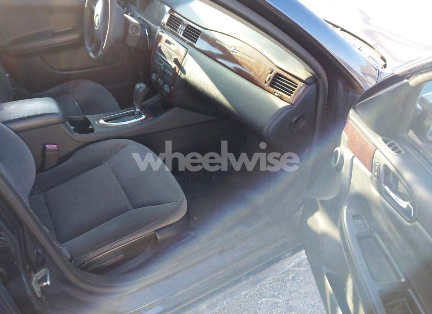 Photo 5 of 2010 Chevrolet Impala LS (VIN 2G1WA5EN4A1123713)