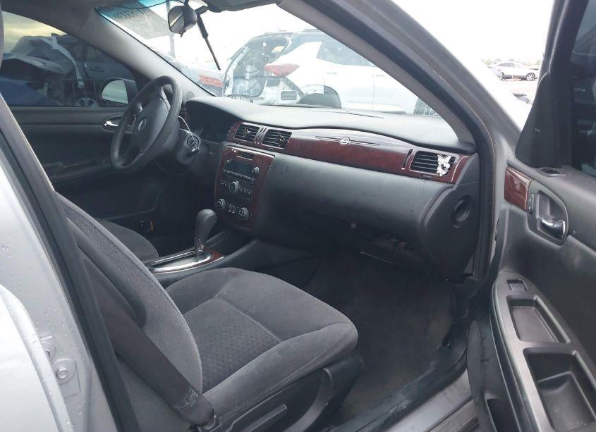 Photo 5 of 2010 Chevrolet Impala LS (VIN 2G1WA5EN9A1114876)