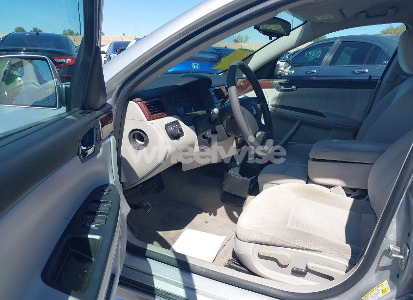 Photo 5 of 2010 Chevrolet Impala LS (VIN 2G1WA5ENXA1143013)