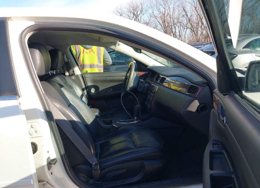 Photo 5 of 2009 Chevrolet Impala LS (VIN 2G1WB57K391107840)