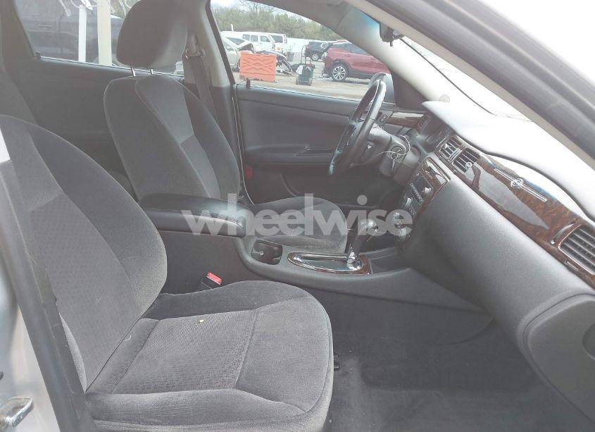 Photo 5 of 2013 Chevrolet Impala LT (VIN 2G1WB5E31D1150173)