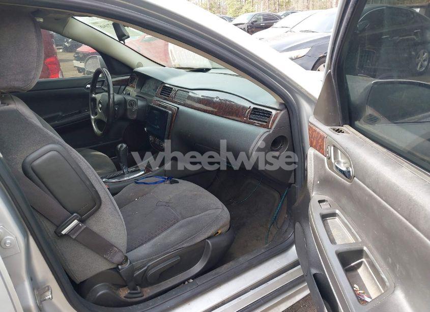 Photo 5 of 2012 Chevrolet Impala LT (VIN 2G1WB5E33C1153896)