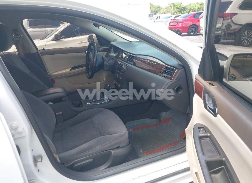 Photo 5 of 2014 Chevrolet Impala LIMITED LT (VIN 2G1WB5E33E1153089)