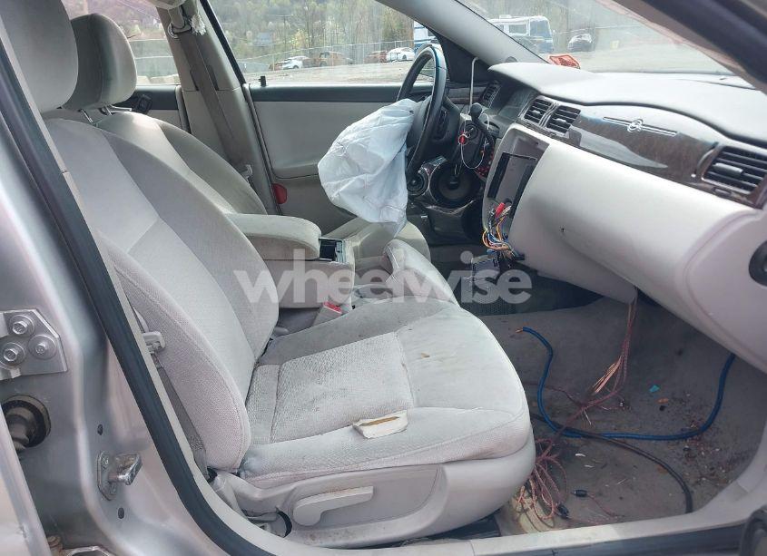 Photo 5 of 2012 Chevrolet Impala LT (VIN 2G1WB5E34C1135388)