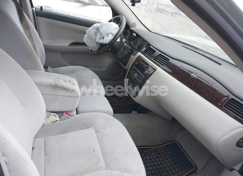 Photo 5 of 2013 Chevrolet Impala LT (VIN 2G1WB5E35D1114034)