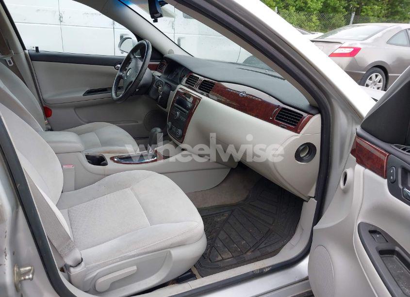 Photo 5 of 2010 Chevrolet Impala LT (VIN 2G1WB5EK1A1187341)