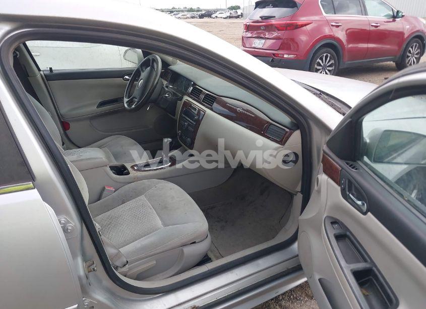 Photo 5 of 2011 Chevrolet Impala LT (VIN 2G1WB5EK2B1302160)