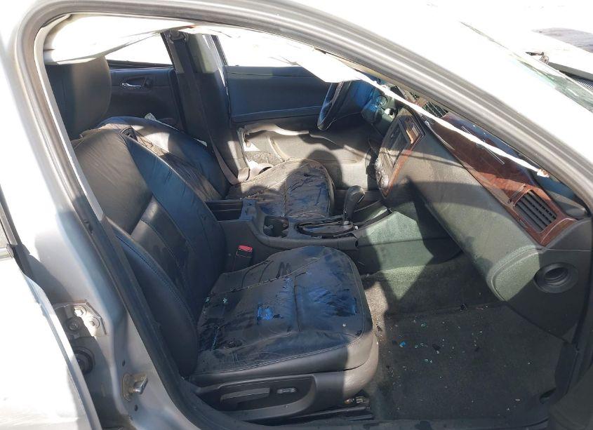 Photo 5 of 2011 Chevrolet Impala LT (VIN 2G1WB5EK4B1158627)