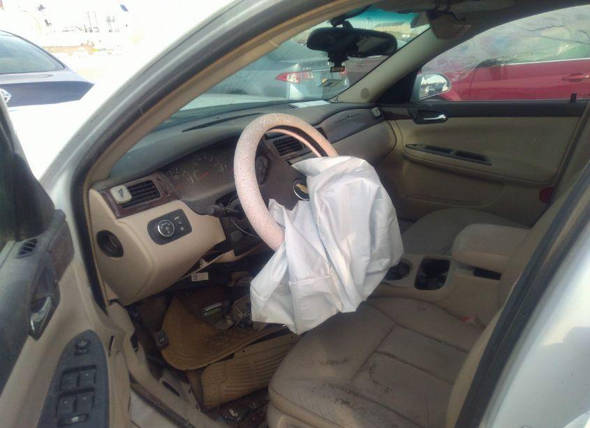 Photo 5 of 2011 Chevrolet Impala LT (VIN 2G1WB5EK4B1194706)